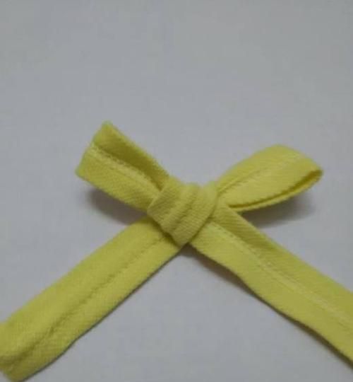 蝴蝶结的打法衣服蝴蝶结的打法