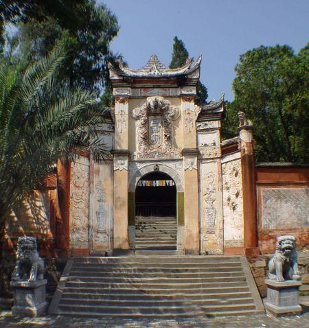 两岸猿声啼不住,轻舟已过万重山描写白帝城位于什么哪个县