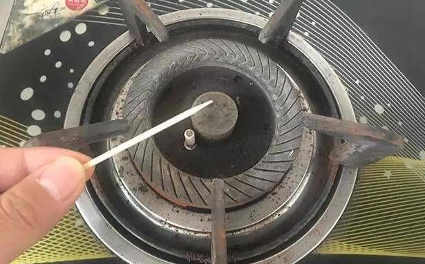 燃气灶一直在点火怎么办