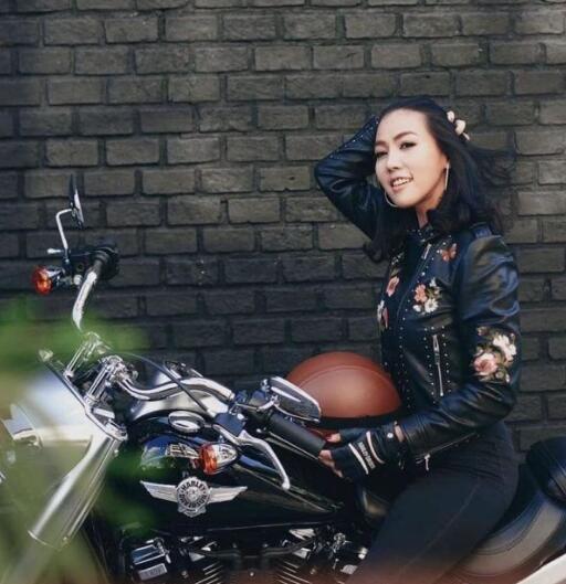 Dusita Nasuriyawong,泰国玉人骑摩托周游世界