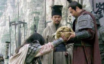 ​刘备摔孩子介绍（故事内容介绍）