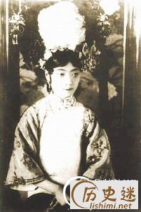 ​末代皇后婉容的情人是谁，婉容皇后都和谁发生过关系？