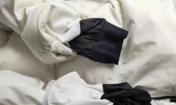 白衣服和黑衣服一起洗染黑了怎么办