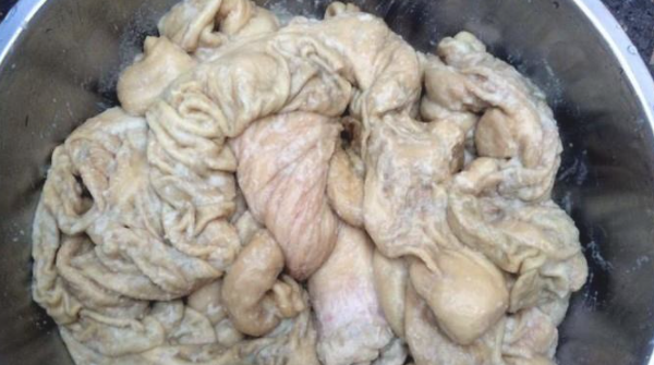 猪大肠怎么清洗,猪大肠究竟该如何清洗干净图6