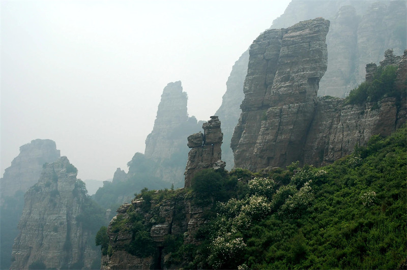 保定白石山景区在哪里(白石山海拔高度是多少米)