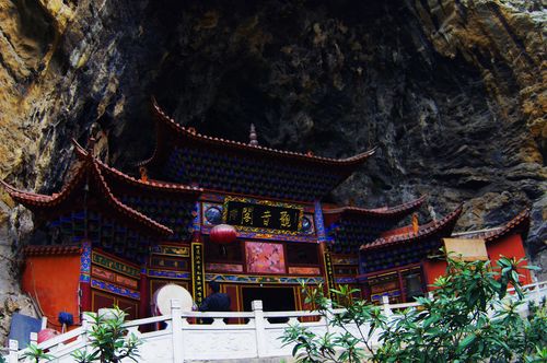 3、观音阁一楼设有观音阁、禅堂(观音阁只供游客祈福使用)及大殿供观音菩萨;