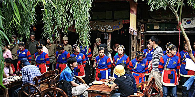 第四天:纳西族摆手舞表演、纳西特色酒吧