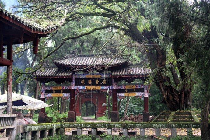 第二天:青城山-三台-龙门石窟