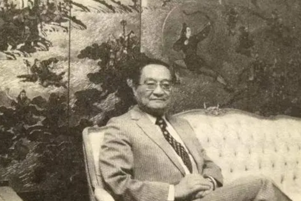 金庸的真名叫什么:查良镛(中国武侠小说巨匠)