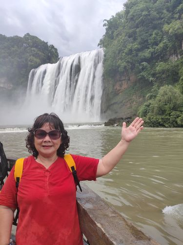 第一天:都江堰—黄果树瀑布—黄果树瀑布森林公园—青岩古镇