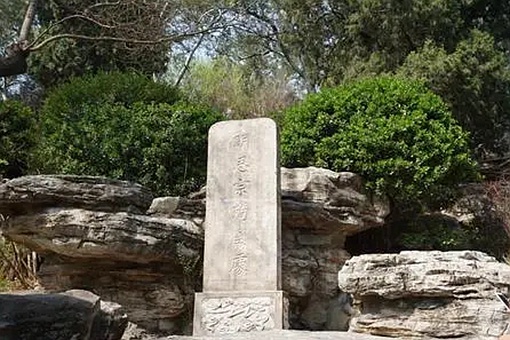 明朝崇祯皇帝吊死在什么山