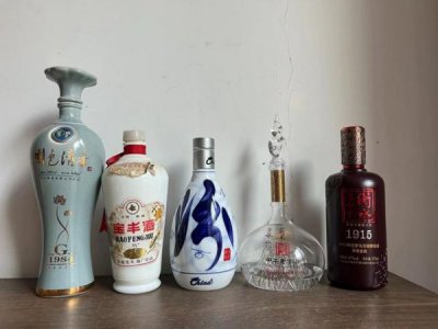 ​汾酒原浆1979怎么开(汾酒原浆52度475ml价格)