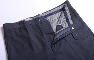 ​西裤怎么洗，西裤清洗后如何晾晒（晾晒西裤反面/房间晒）