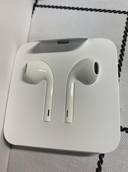 iphone 11有附带充电器耳机吗（新包装iPhone11也不送耳机充电器）