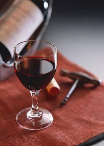 ​啤酒和白酒掺着喝(啤酒和白酒掺着喝对身体有什么害处)