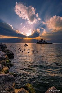 ​黄鹤楼酒67度洒价格(黄鹤楼酒五楼52度价格)