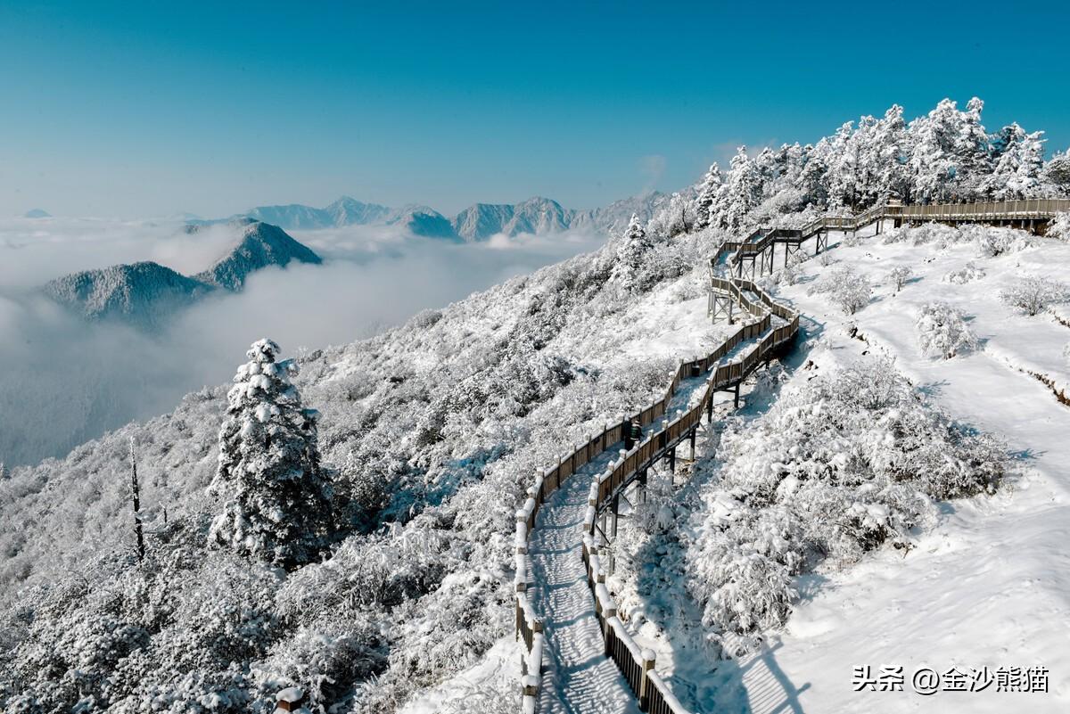 西岭雪山在哪里(西岭雪山海拔高度是多少米)