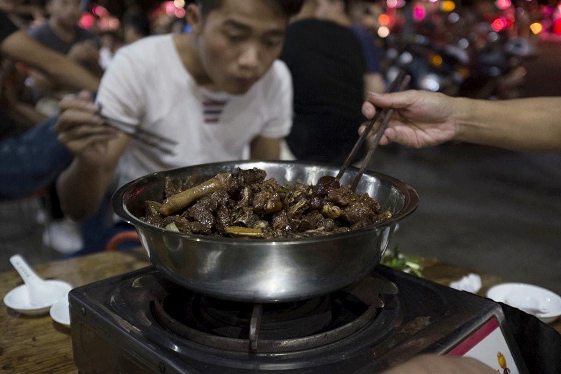 广西狗肉节在哪个城市(狗肉节是哪个城市)