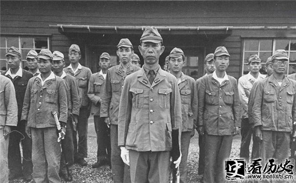 日本投降历史图片