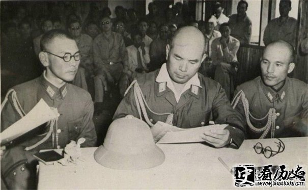 日本投降历史图片