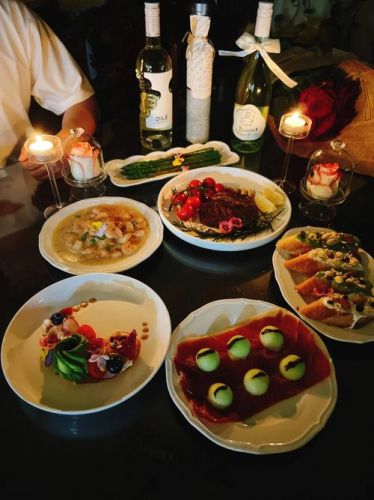 烛光晚餐怎么做(两个人的烛光晚餐怎么做)-第1张图片-