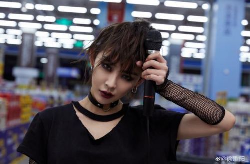 汪峰和徐歌阳唱的情歌(汪峰和徐歌阳合唱光明)-第2张图片-