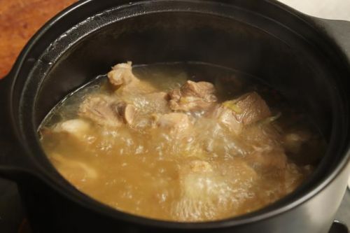 炖排骨汤的做法家常(炖排骨汤的做法步骤)-第2张图片-