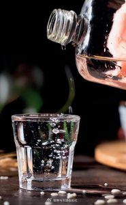 ​赊店老酒45价格表，赊店老酒价格表50℃450毫升2001年