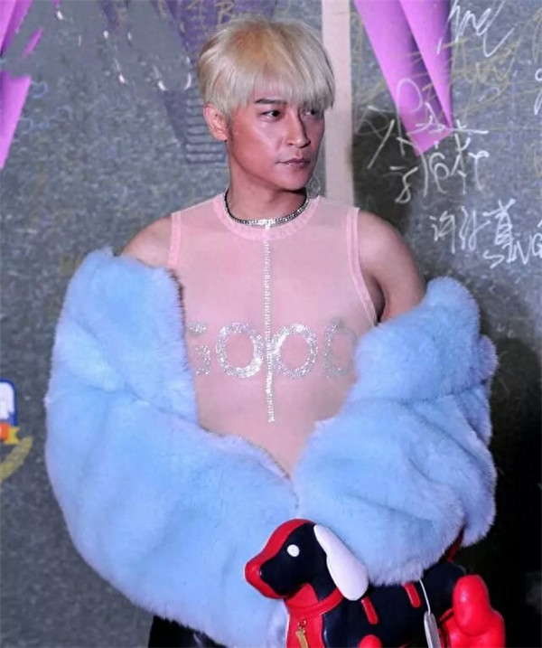 蒋一侨为什么光头(蒋一侨是谁的千金)