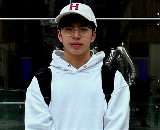 王中磊老婆为儿子威廉庆生，儿子长成大帅哥，超像爸爸