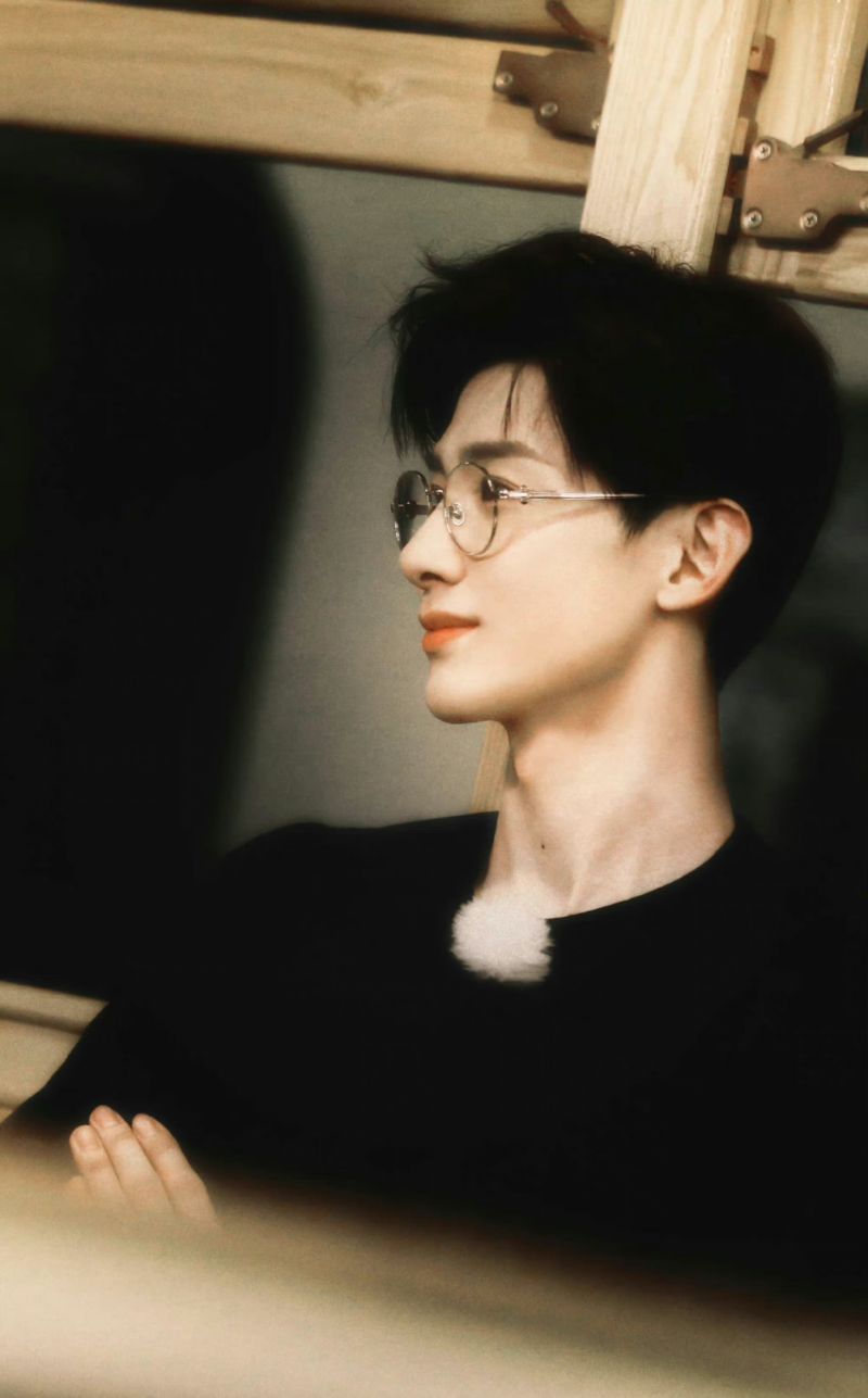 传白敬亭魏大勋范丞丞合体上综艺《现在就出发》，显眼包聚会4缺1