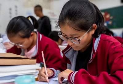 ​网友晒医学博士“工资”，真实数字让人惊喜，谁说医生工资低？