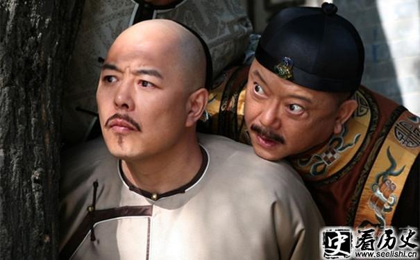 电视剧《铁齿铜牙纪晓岚》乾隆与和珅剧照
