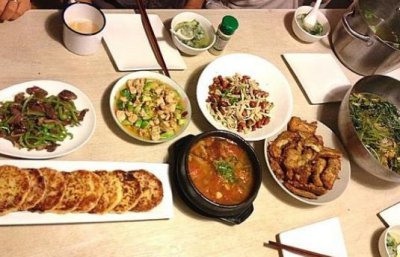 ​晚饭吃得晚小心疾病找上门！