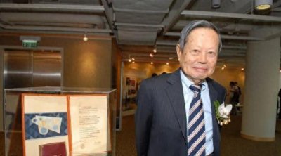 ​82岁杨振宁为何娶了28岁翁帆？看到前妻的照片之后，恍然大悟