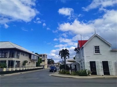 ​汤加国王图普四世：为挣钱公开出售国家护照，却被骗子骗走2450万