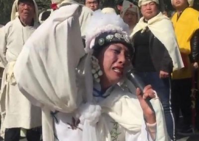 ​哭灵人李美珍：10年家暴经历让她哭得真切，如今一场能拿3000元