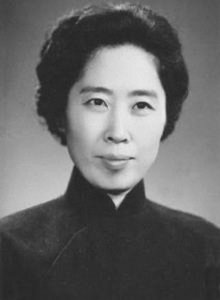 ​刘少奇第6任妻子王光美，传奇物理天才，12年牢狱后余生投身慈善