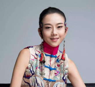 ​杨丽萍：不要婚姻不要男人，30年不吃米饭，是仙子还是疯子？