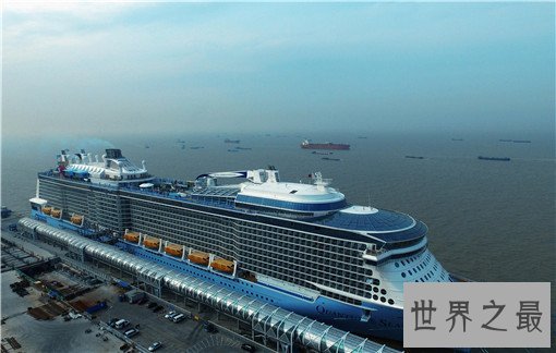 世界最大邮轮十大排行，比泰坦尼克号还要长100米