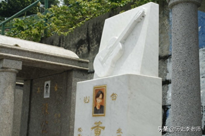 香港黄家驹墓地：葬礼规模空前，八人抬棺扶灵，墓碑形状代表一生