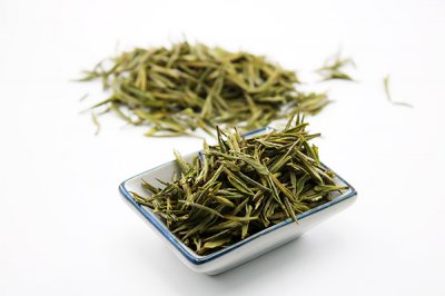 ​喝绿茶有哪些好处呢(每天坚持喝绿茶，对身体有四大好处，但有“3不宜”，喝错