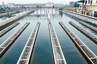 ​自来水消毒用什么消毒剂（为什么自来水要使用二氧化氯消毒？）