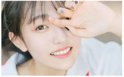 ​上嘴唇有痣的女性命运好不好