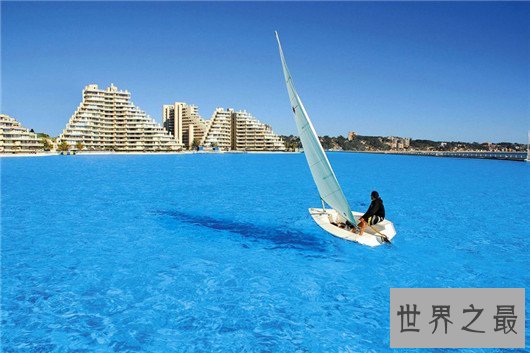 世界最大游泳池，能够买好几个豪华别墅了
