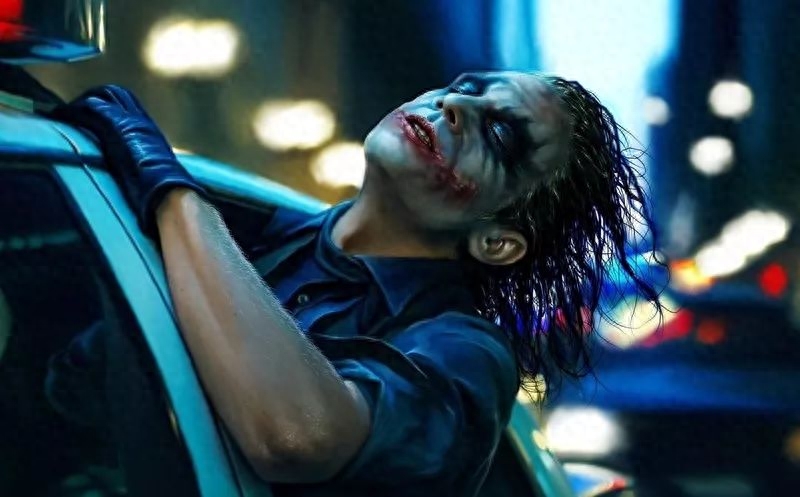 细数DC宇宙中的小丑形象，希斯莱杰最经典，但不是最帅气的