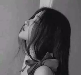 ​抖音很火的霸气句子：如果没人护你周全，那么就酷到没有软肋