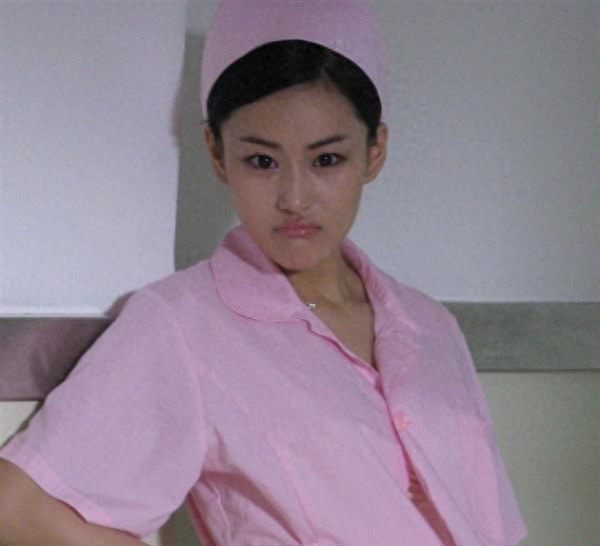 谁说张馨予没有承认自己叫张燕,看看这些北漂旧照就知道了