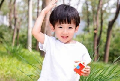 ​怎样养男孩才有出息 家有男孩要注意，告诉他这3件事，长大更有出息！