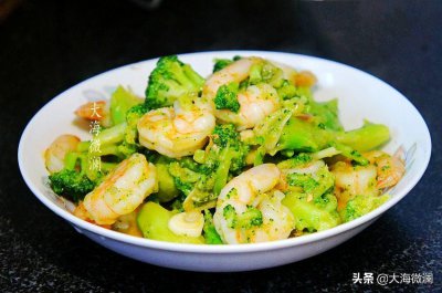 ​家常炒虾仁简单做法，脆嫩爽口，清淡不腻